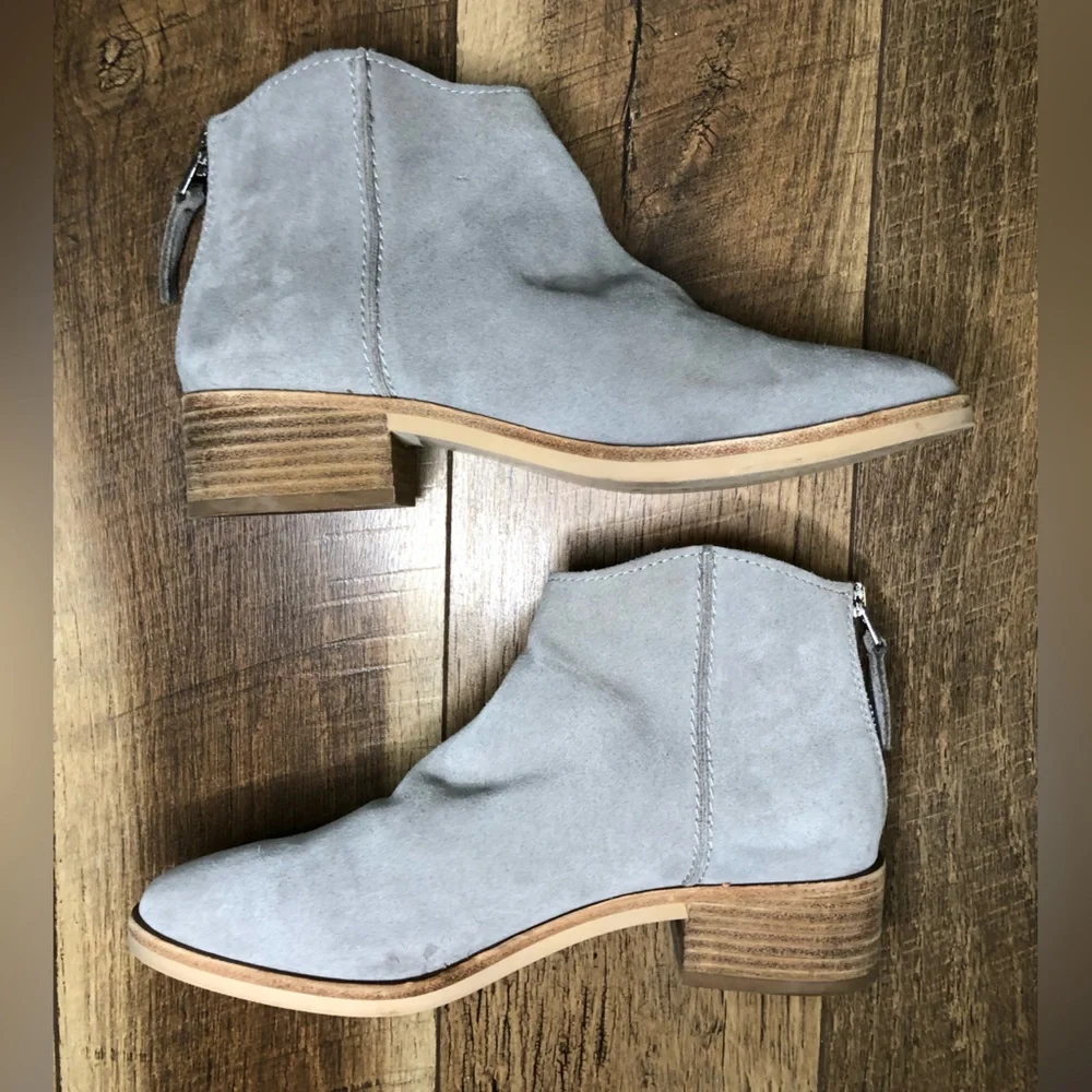 Dolce Vita Grey Cushioned Almond Toe Stacked Heel Zip Up Leather Boots Size 8